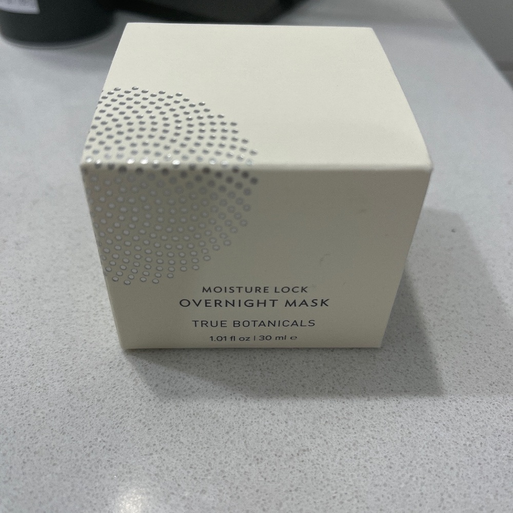 True botanicals moisture lock overnight mask